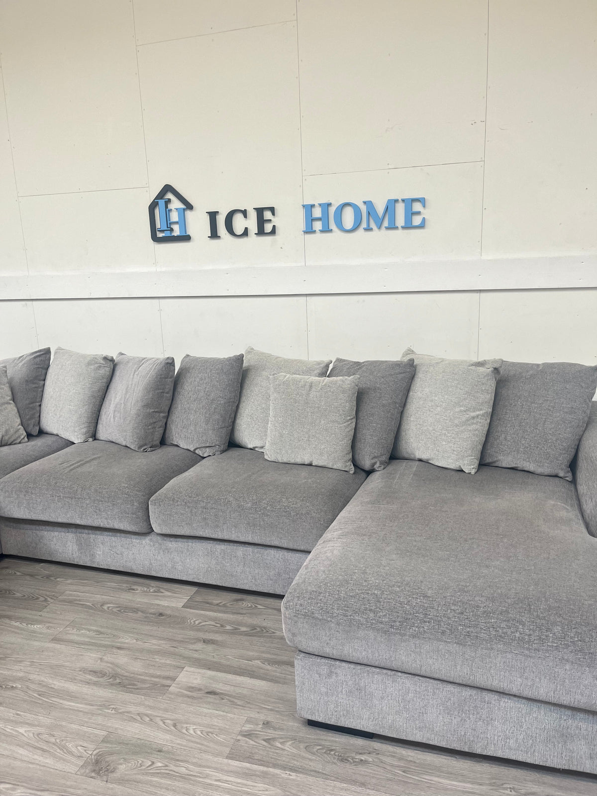 3-sits soffa med divan vänster och schäslong höger