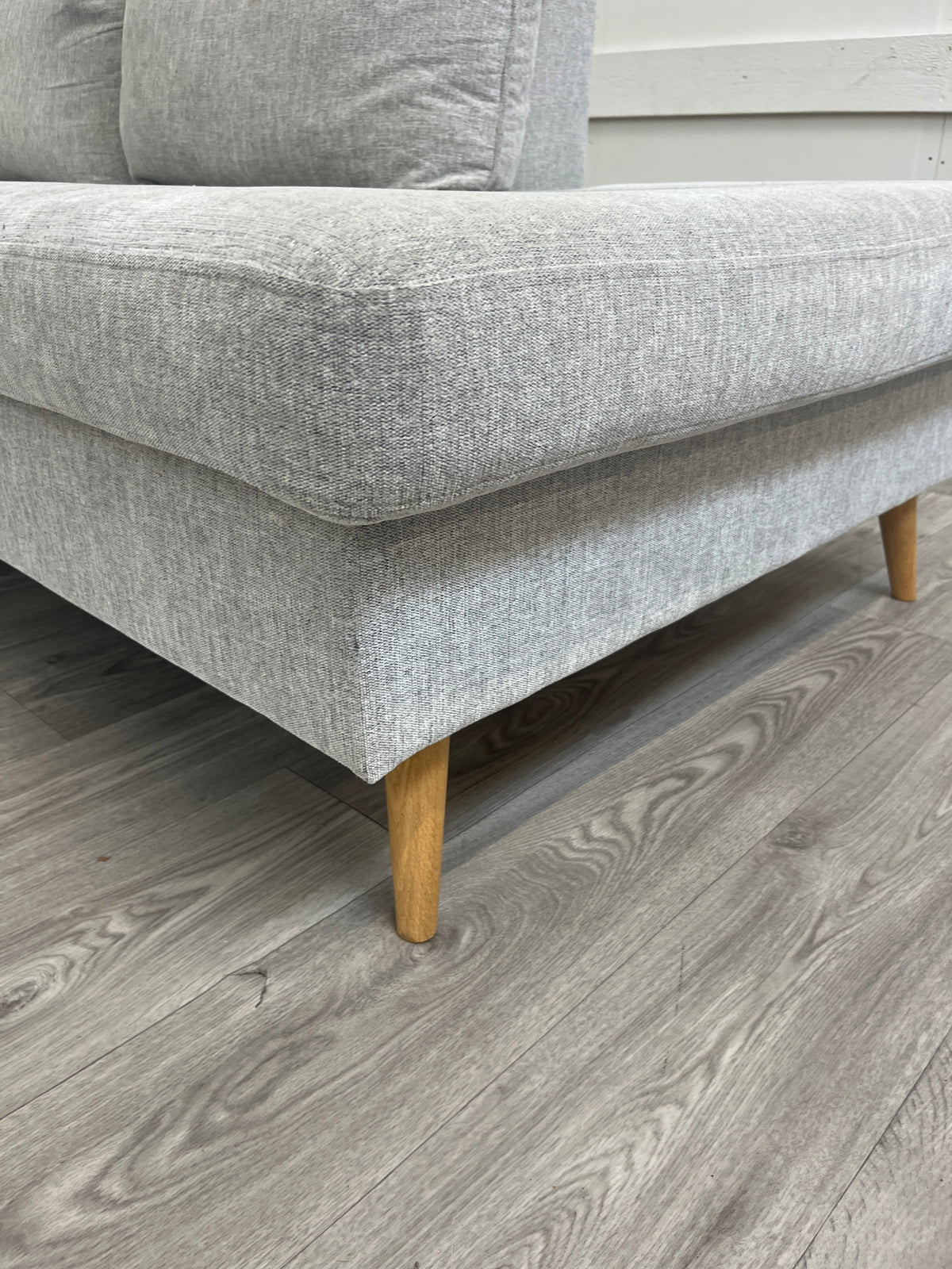 *ljusgrå* 2,5-sits soffa med divan höger