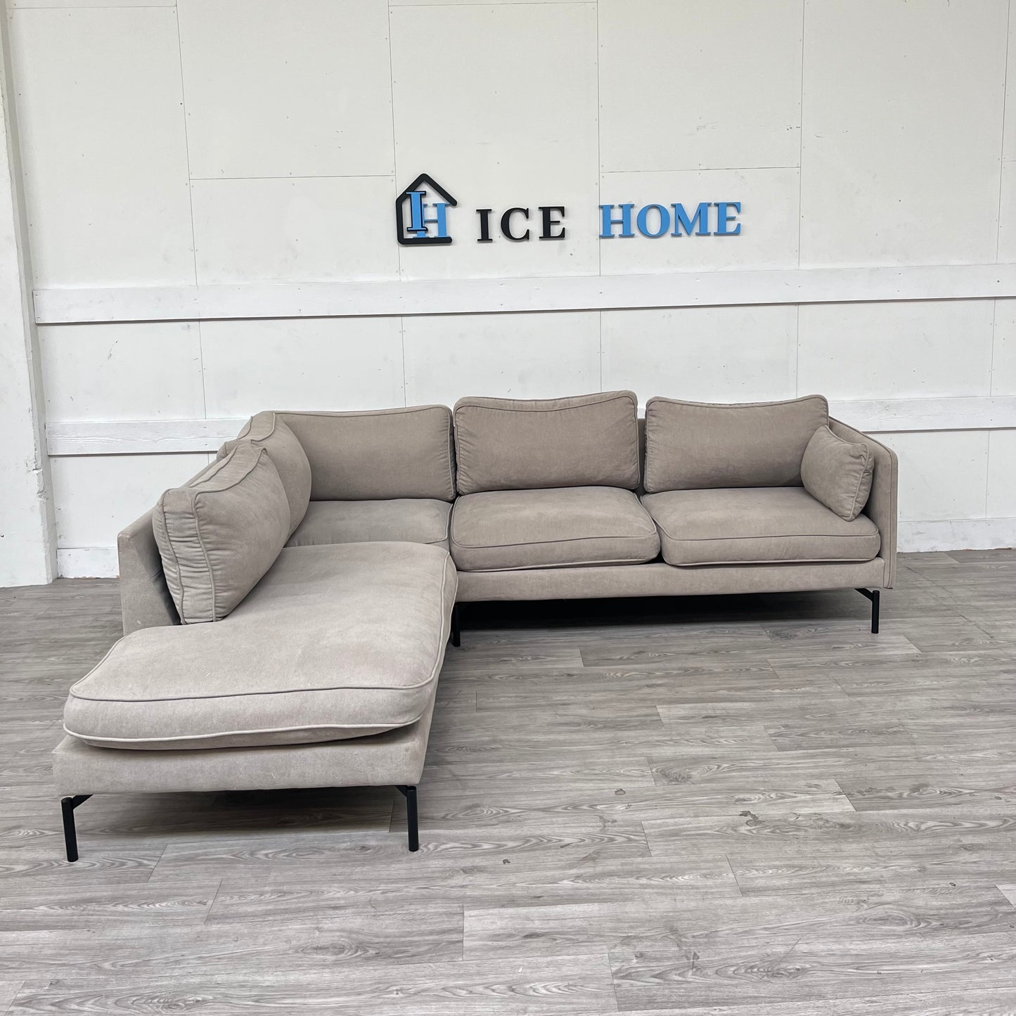 ILVA L-Soffa *BEIGE* *NYPRIS 23 999 kr*
