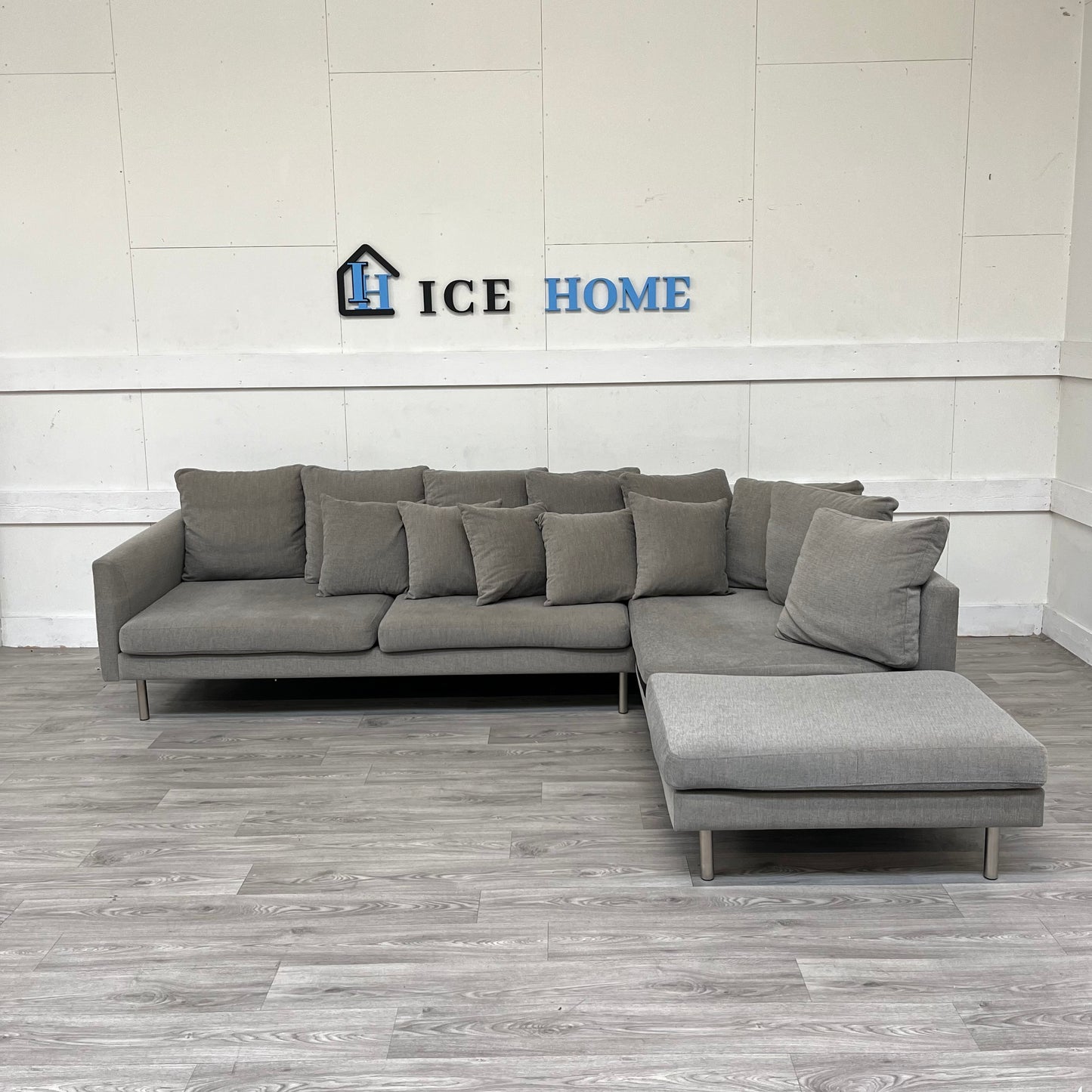 ILVA soffa (NYPRIS 33999 kr)