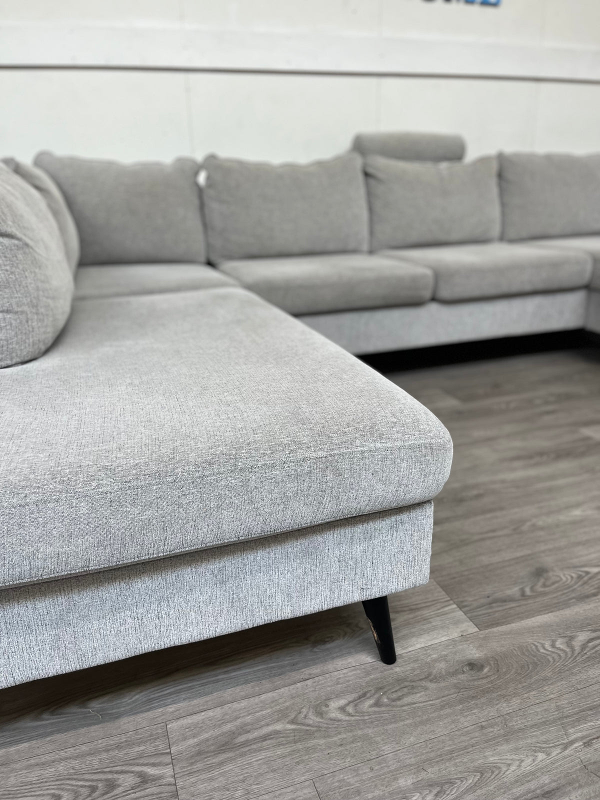 3-sits soffa med divan vänster och schäslong höger