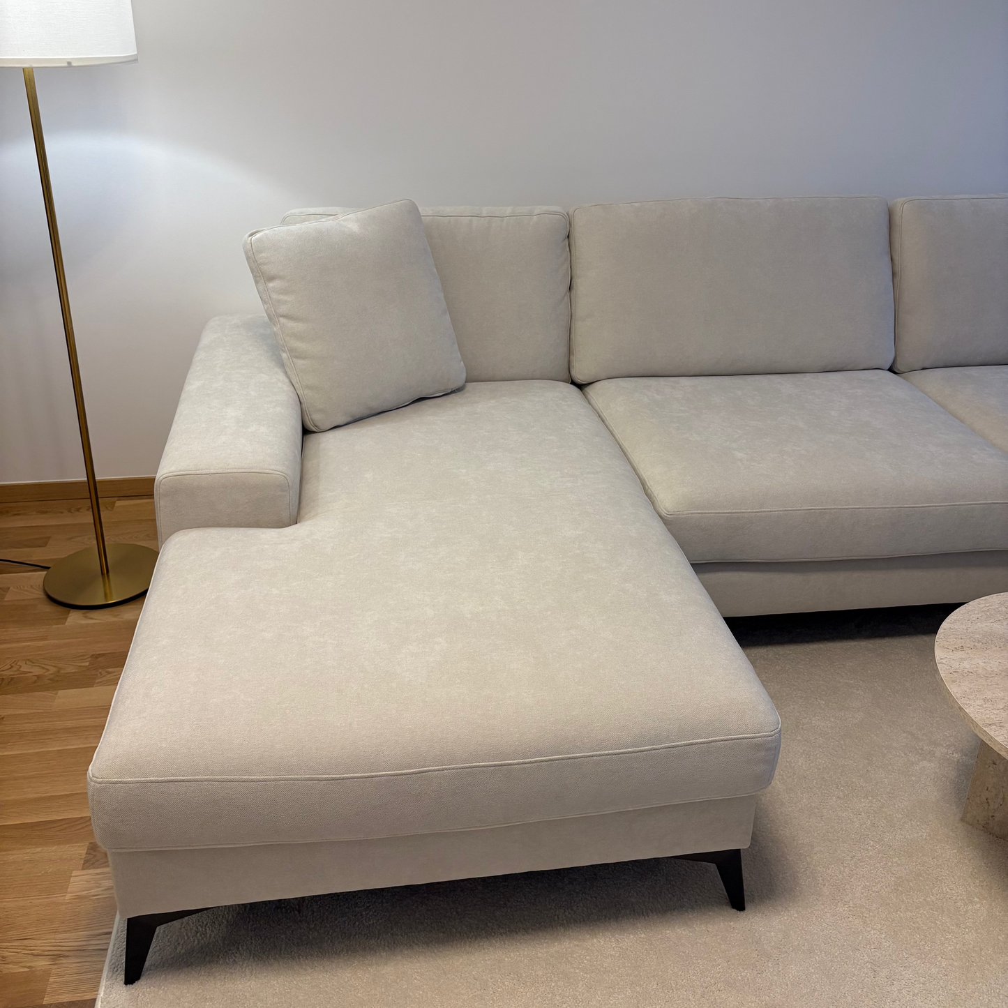 Äpple U-soffa i beige tyg | ICEHOME
